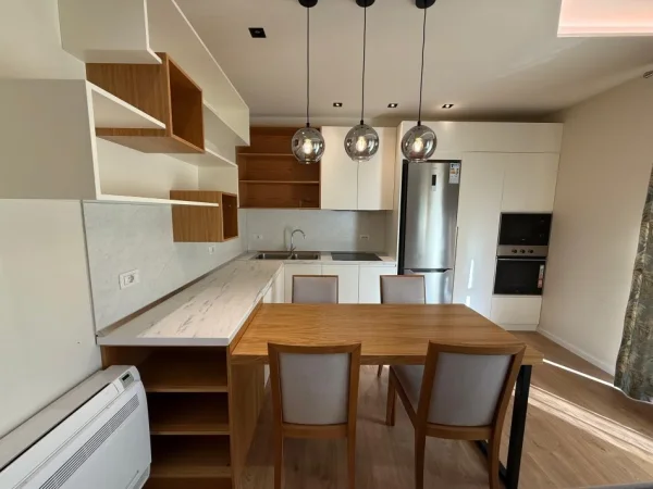 Tirane, jepet me qera apartament 1+1+Ballkon , 70 m² 750 € 