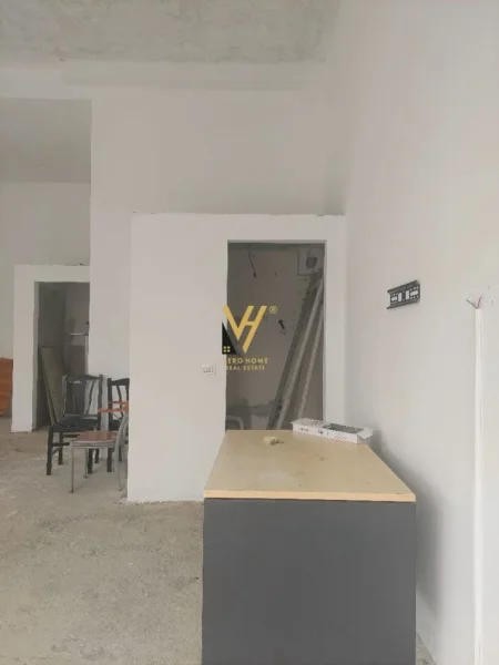 Tirane, shitet ambjent biznesi Kati 0, 57 m² 171.000 € (ALI DEMI)