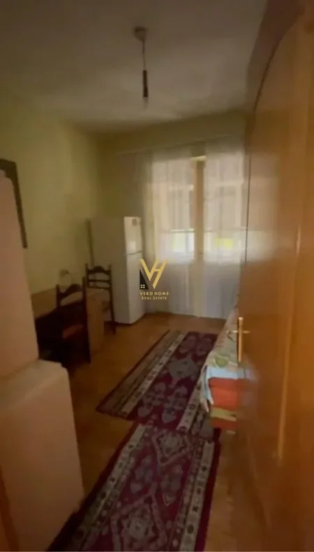 Tirane, jepet me qera apartament 2+1+Ballkon Kati 4, 75 m² 450 € (RRUGA FERIT XHAJKO)