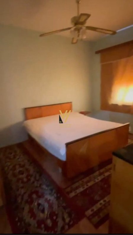 Tirane, jepet me qera apartament 2+1+Ballkon Kati 4, 75 m² 450 € (RRUGA FERIT XHAJKO)