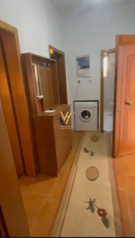 Tirane, jepet me qera apartament 2+1+Ballkon Kati 4, 75 m² 450 € (RRUGA FERIT XHAJKO)