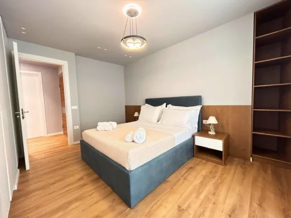 Tirane, jepet me qera apartament 1+1 Kati 6, 70 m² 1.000 € (Sheshi Skenderbej)