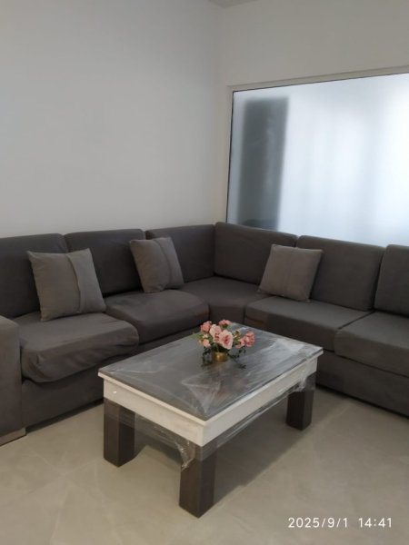 Tirane, jepet me qera apartament 2+1+Ballkon Kati 6, 80 m² 700 € (Rruga e Kavjes)