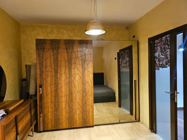 Tirane, jepet me qera apartament 2+1+Aneks+Ballkon Kati 2, 140 m² 1.800 € (SHESHI WILLSON)