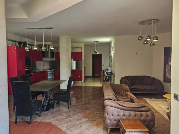 Tirane, jepet me qera apartament 2+1+Aneks+Ballkon Kati 2, 140 m² 1.800 € (SHESHI WILLSON)