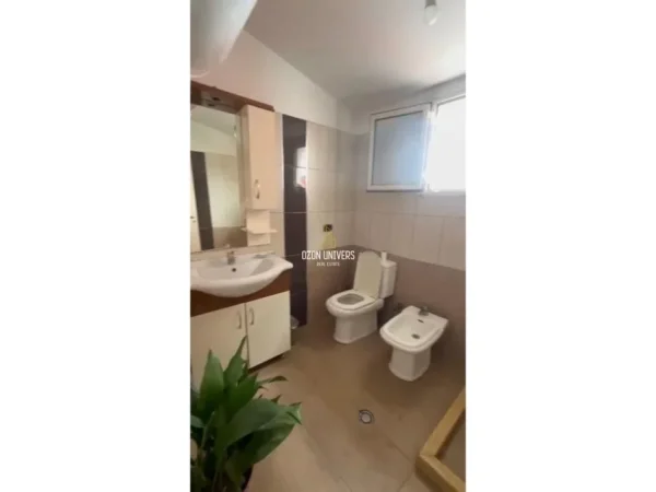 Tirane, jepet me qera apartament 2+1 Kati 3, 70 m² 450 € (Selitë)