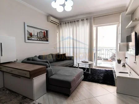 Tirane, jepet me qera apartament 2+1 Kati 4, 72 m² 700 € 