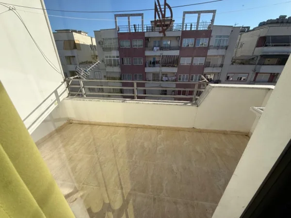 Tirane, jepet me qera apartament 2+1 Kati 8, 98 m² 450 € (Nela 6)