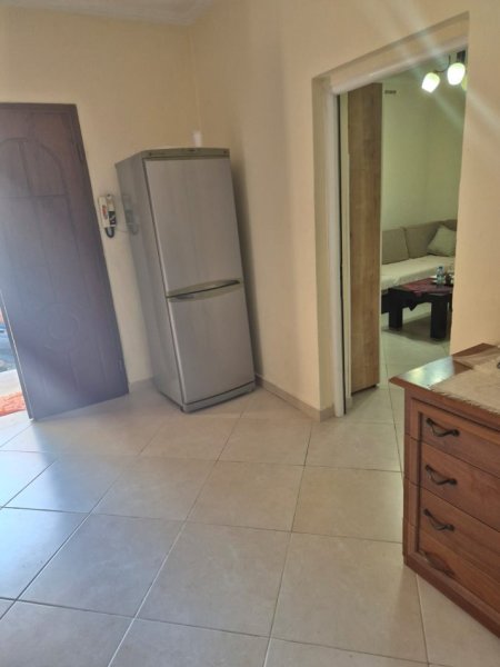 Tirane, jepet me qera apartament 1+1+Aneks+Ballkon , 80 m² 450 € (5 maj)