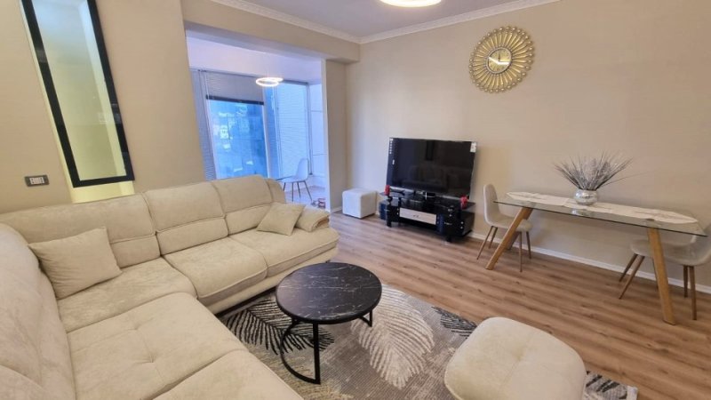 Jepet me Qira Apartament 1+1 Te SPAK, në Rrugë Kryesore, 5 min nga Stacioni i Trenit, 700 €URO