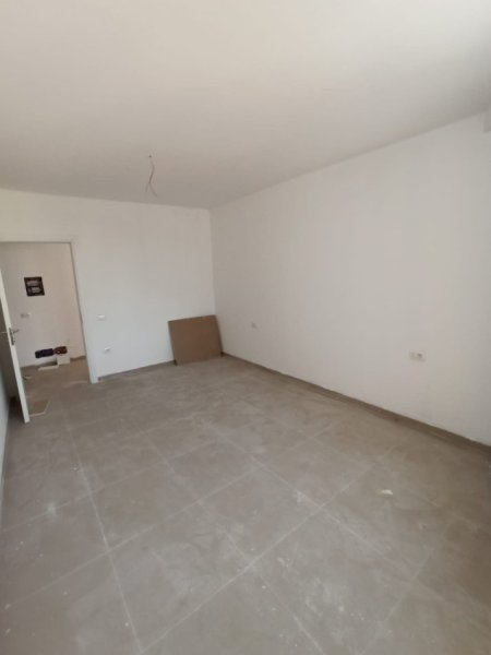 Tirane, jepet me qera zyre Kati 6, 70 m² 650 € 