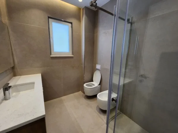Tirane, shitet Vile 3+1 Kati 1, 355 m² 700.000 € (TEG)