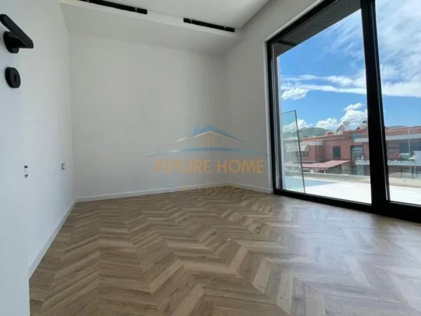 Tirane, jepet me qera zyre Kati 7, 303 m² 2.500 € (KOMPLEKSI DELIJORGJI)