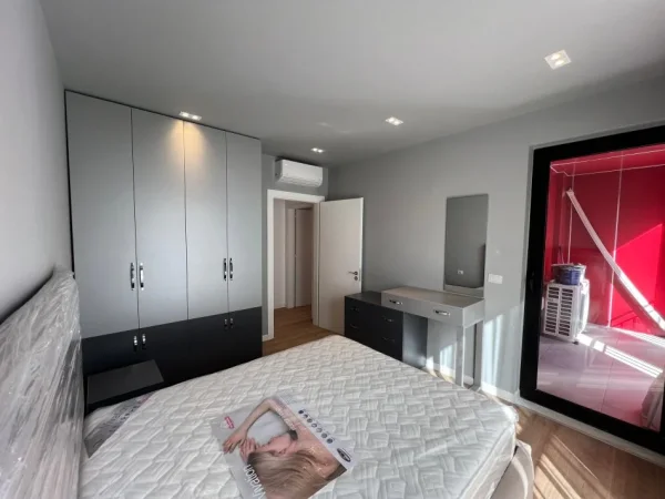 Tirane, jepet me qera apartament 2+1 Kati 4, 101 m² 750 € (Green city Residence)