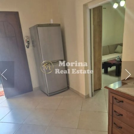 Tirane, jepet me qera shtepi 1+1 Kati 1, 80 m² 450 € (Rruga 5 Maj)