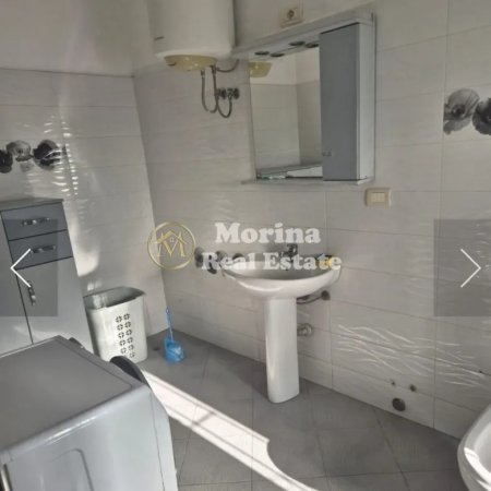 Tirane, jepet me qera shtepi 1+1 Kati 1, 80 m² 450 € (Rruga 5 Maj)