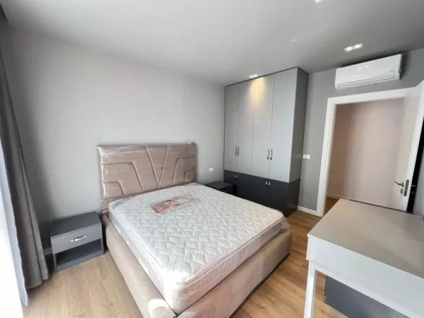 Tirane, jepet me qera apartament 2+1 Kati 4, 101 m² 750 € (Green city Residence)