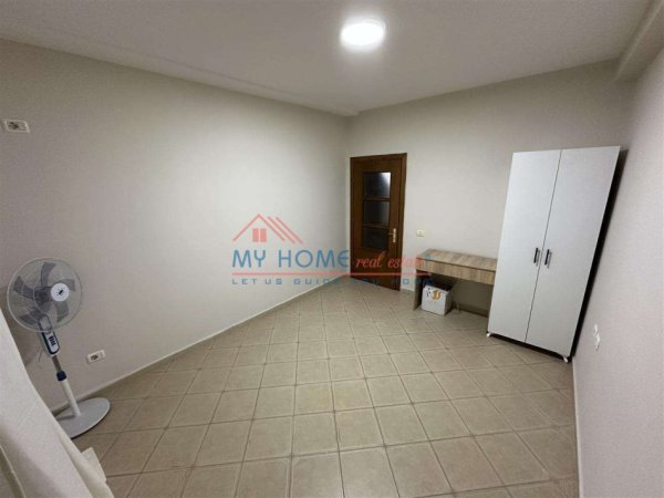 Tirane, jepet me qera apartament 2+1+Ballkon Kati 6, 80 m² 550 € (Don Bosko)