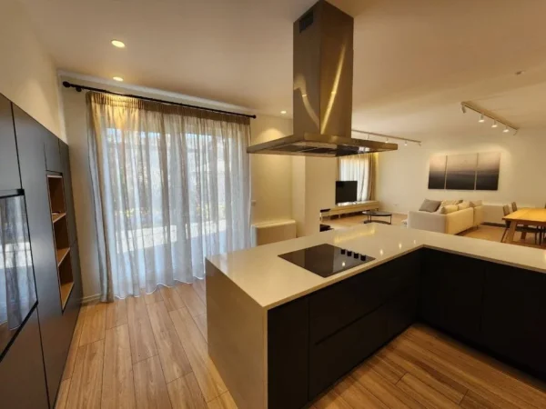 Tirane, shitet Vile 3+1 , 355 m² 700.000 € 