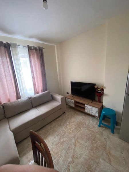 Tirane, jepet me qera apartament 1+1 Kati 0, 60 m² 350 € (Rruga Besa)