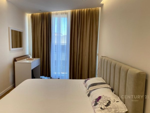 Tirane, jepet me qera apartament 1+1 Kati 8, 65 m² 830 € (Rr.Mine Peza)