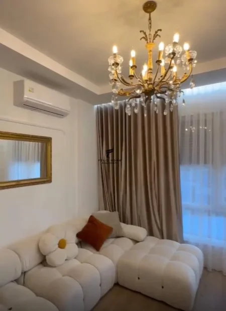 Tirane, jepet me qera apartament 1+1 Kati 6, 60 m² 750 € (PORCELAN)