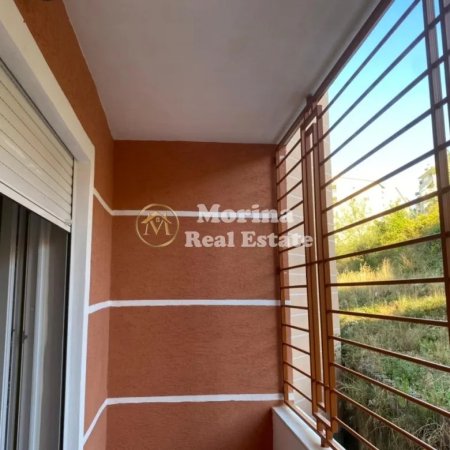 Tirane, jepet me qera apartament 1+1+Ballkon Kati 2, 64 m² 400 € (Kopshti Botanik)