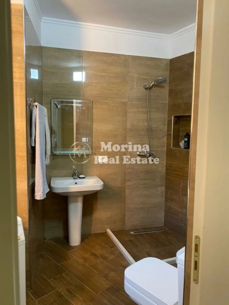 Tirane, jepet me qera apartament 1+1+Ballkon Kati 2, 64 m² 400 € (Kopshti Botanik)