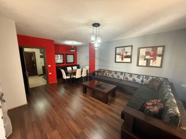 Pogradec, jepet me qera apartament 2+1+Ballkon Kati 3, 99 m² 400 € (Rruga Sul Starovari)