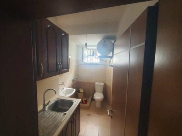 Pogradec, jepet me qera garsonier 1+1 Kati 0, 20 m² 100 € (Rruga e Korces)