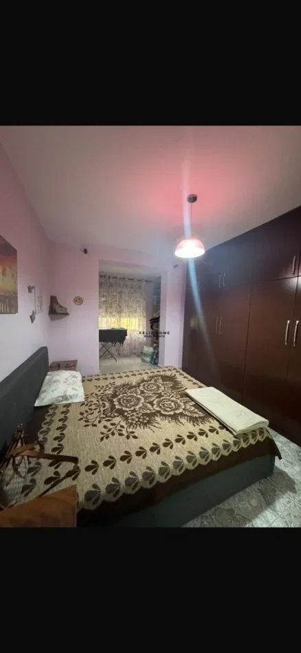 Tirane, jepet me qera apartament 1+1 Kati 1, 65 m² 500 € (BRRYLI)