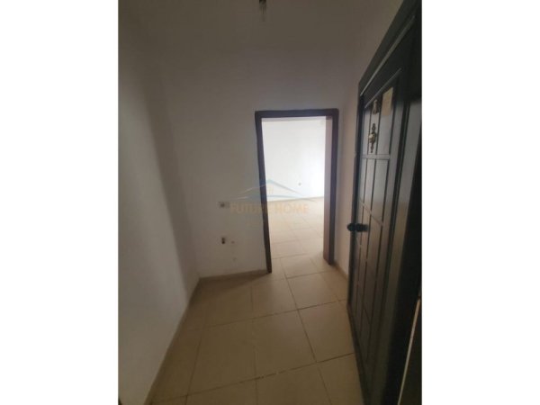 Pogradec, jepet me qera garsonier 1+1 Kati 0, 20 m² 100 € (Rruga e Korces)