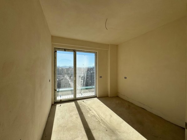 Tirane, shitet apartament 3+1+Aneks+Ballkon Kati 10, 281 m² 570.000 € (KOMUNA E PARISIT PERBALL ME KIKA 2)