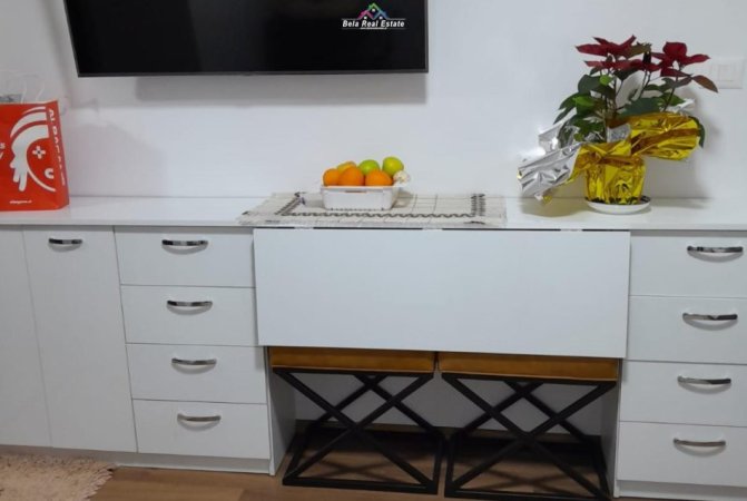 Tirane, jepet me qera garsonier 1+1 Kati 4, 45 m² 450 € (prane Piazes)