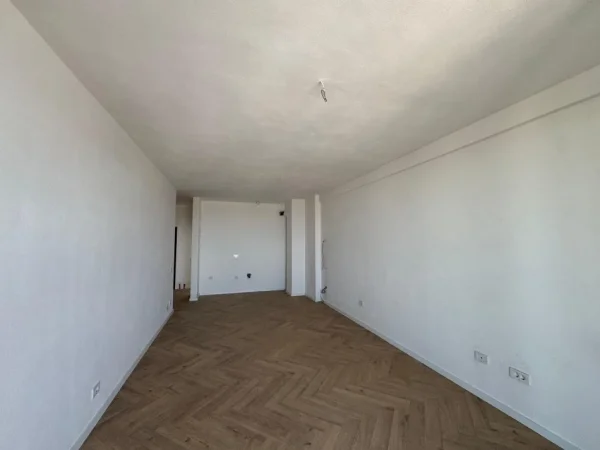 Tirane, jepet me qera ambjent biznesi Kati 13, 152 m² 2.200 € (RRUGA MINE PEZA)