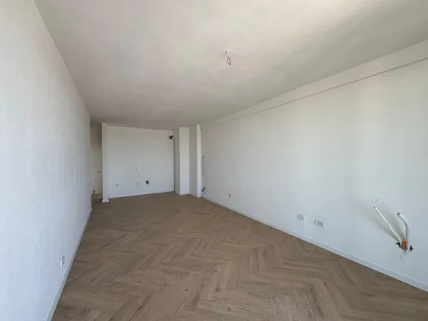 Tirane, jepet me qera ambjent biznesi Kati 13, 152 m² 2.200 € (RRUGA MINE PEZA)
