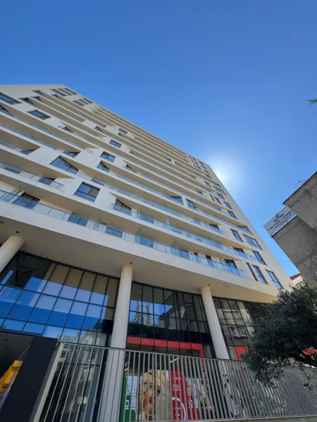 Tirane, jepet me qera ambjent biznesi Kati 13, 152 m² 2.200 € (RRUGA MINE PEZA)