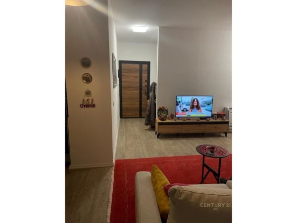 Tirane, jepet me qera apartament 2+1 Kati 7, 90 m² 460 € 