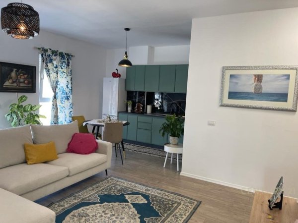 Tirane, jepet me qera apartament 2+1 Kati 7, 90 m² 460 € 