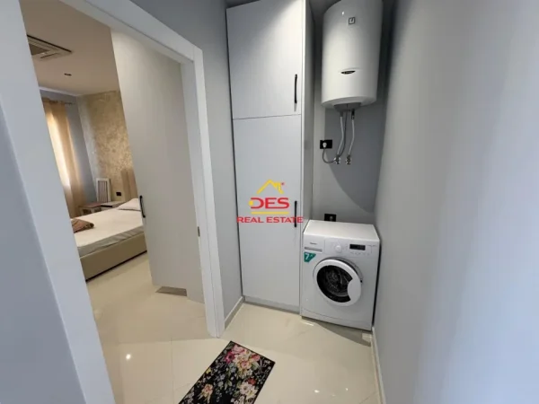 Vlore, jepet me qera apartament 2+1+Ballkon Kati 3, 95 m² 500 € (Rruga Sadik Zotaj)