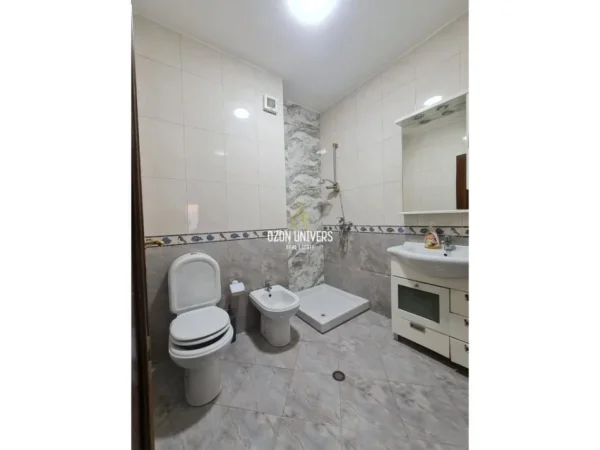 Tirane, shitet apartament 3+1 Kati 4, 143 m² 295.000 € (Rruga Reshit Petrela)