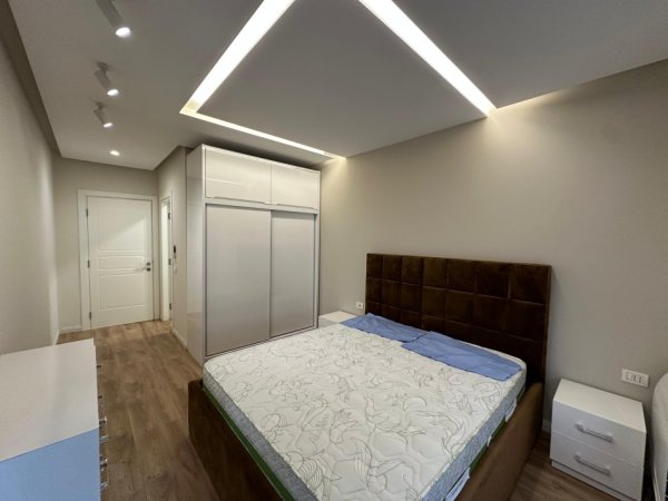 Tirane, jap me qera apartament 2+1+Ballkon Kati 2, 100 m² 1.000 € (Prane KIKA 2)