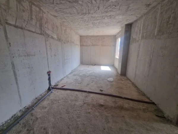 Tirane, shes apartament 1+1+Ballkon Kati 2, 71 m² 79.000 € (Paskuqan)