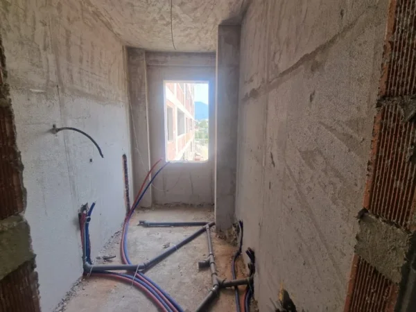 Tirane, shes apartament 1+1+Ballkon Kati 2, 71 m² 79.000 € (Paskuqan)