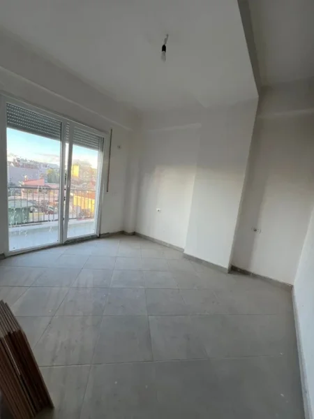 jepet me qera apartament 2+1+bllk vetem me bufe Kati 2, 95 m² 450 € (Brryli te shkolla Niket Dardani)