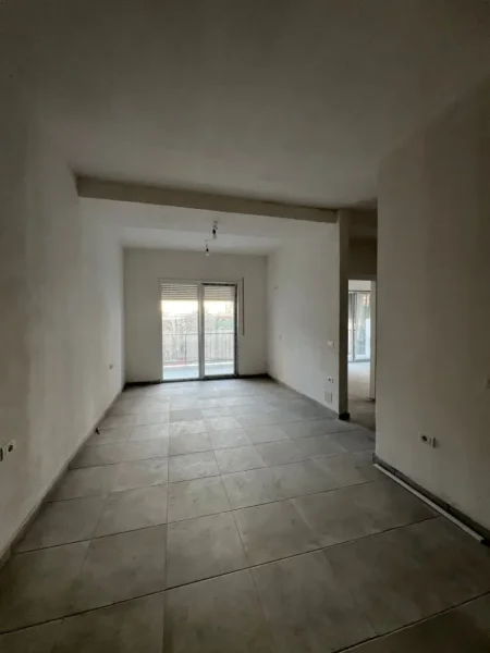jepet me qera apartament 2+1+bllk vetem me bufe Kati 2, 95 m² 450 € (Brryli te shkolla Niket Dardani)