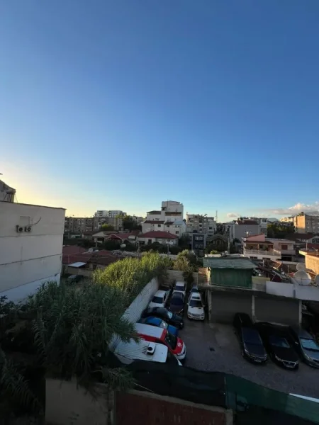 jepet me qera apartament 2+1+bllk vetem me bufe Kati 2, 95 m² 450 € (Brryli te shkolla Niket Dardani)
