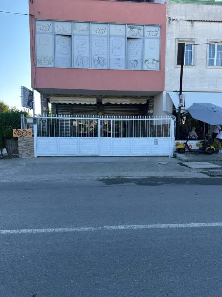 Durres, jepet me qira Ambjent Biznesi 225 m² (Sukth i Ri, Durres.)