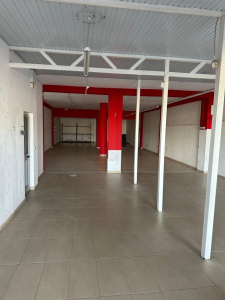 Durres, jepet me qira Ambjent Biznesi 225 m² (Sukth i Ri, Durres.)