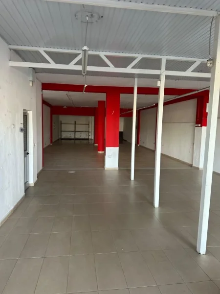 Durres, jepet me qira Ambjent Biznesi 225 m² (Sukth i Ri, Durres.)